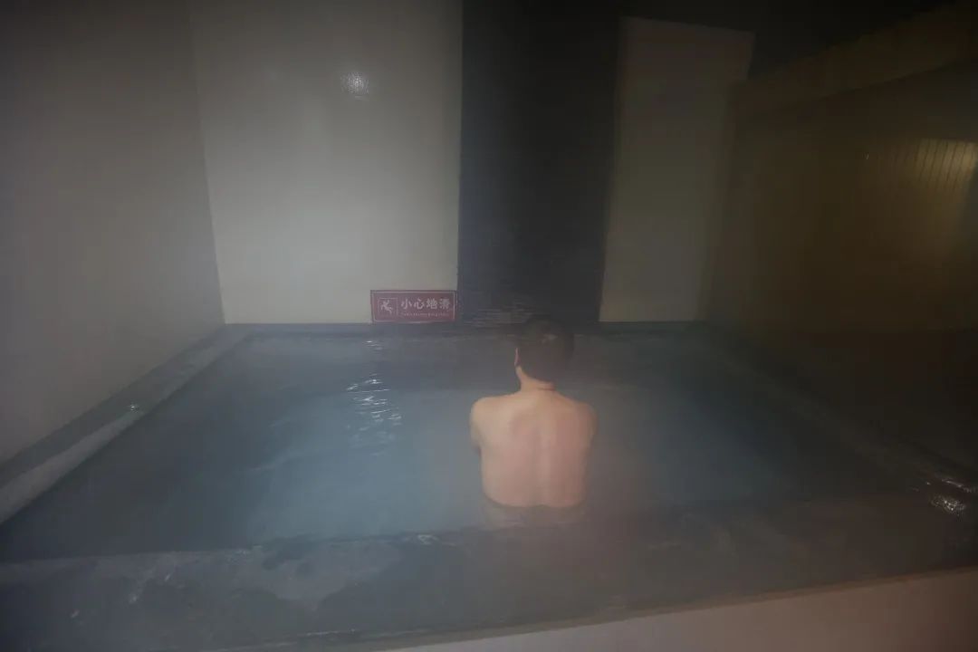 DƬ